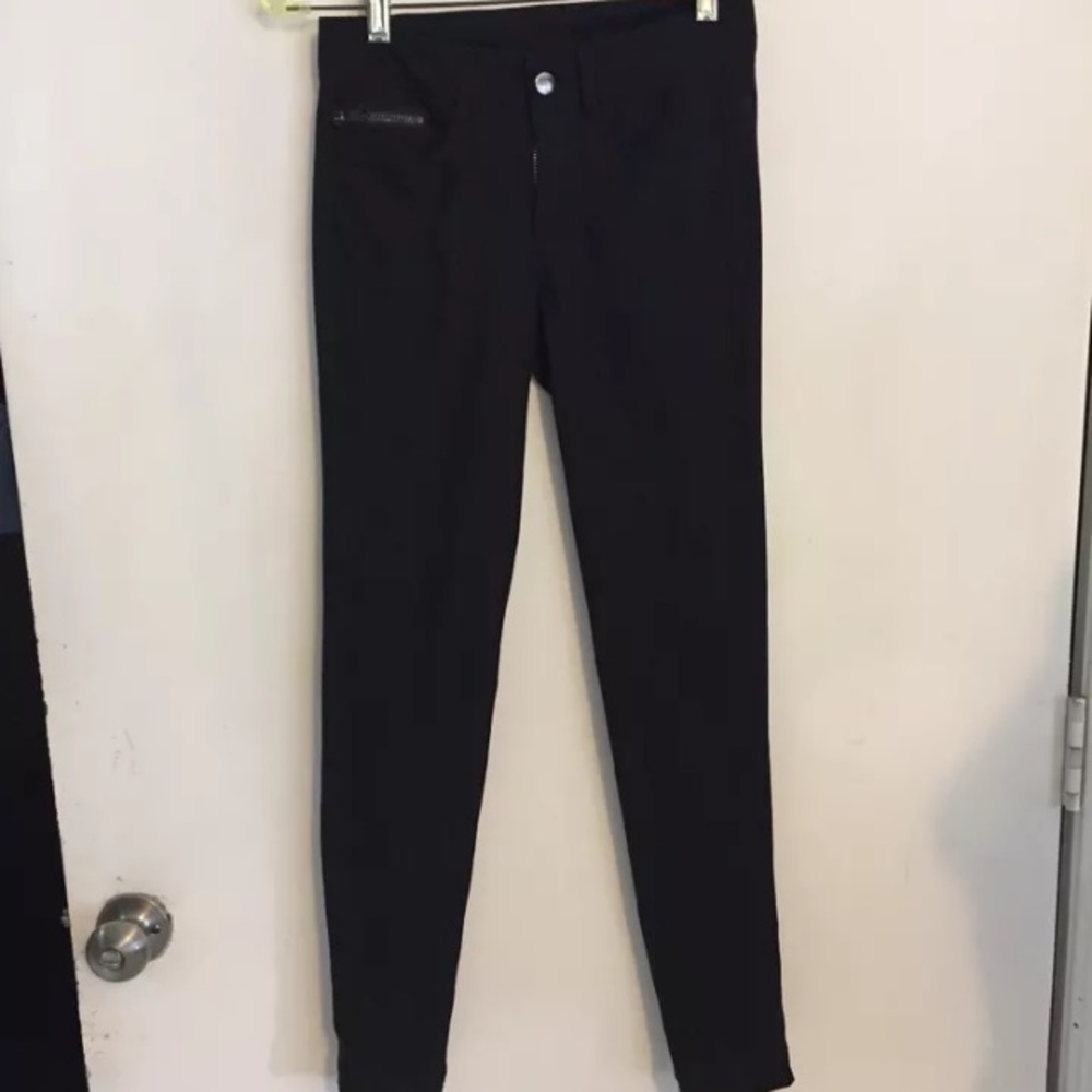 Lululemon urbanite black skinny pants size 2 Rare